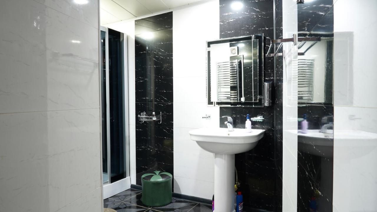 Apartment Shafi 8 트빌리시 외부 사진